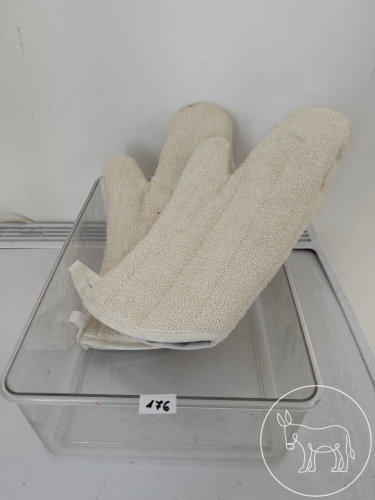 Bild 176 - 2 Ofenhandschuhe