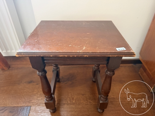 Bild 202 - Holzschemel