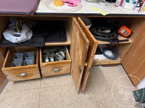 290 - Kompletter Schrankinhalt