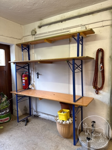 Bild 310 - 2 Biertische, 1 Bierbank