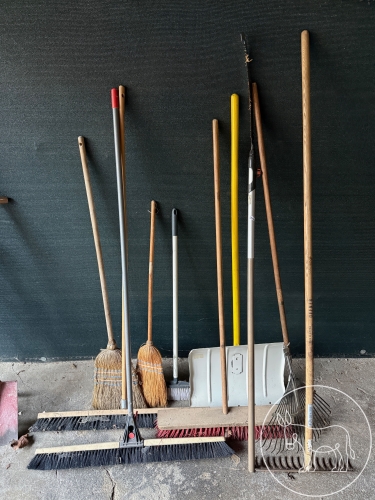 Bild 330 - Gartengeräte Konvolut