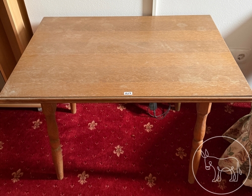 Bild 227 - Holztisch