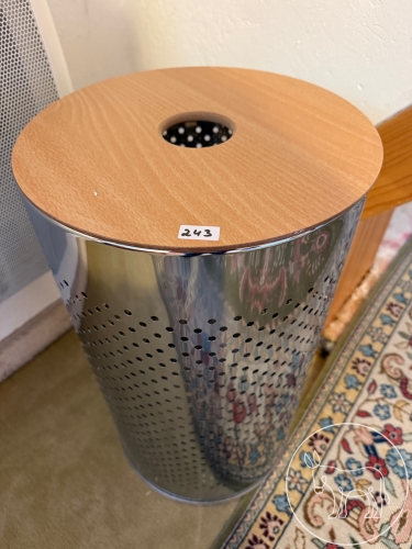 Bild 243 - Wäsche-Tonne