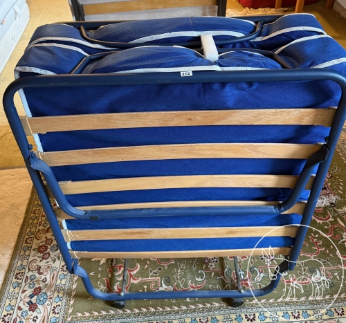 Bild 252 - Klappbett