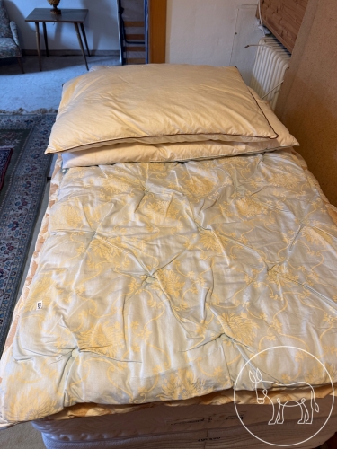 Bild 254 - Decken und Kissen Konvolut