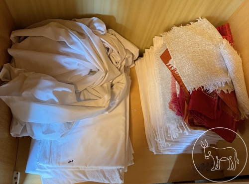 Bild 268 - Textilien Konvolut