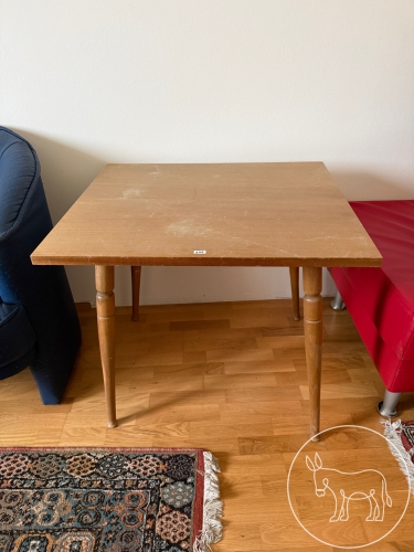 Bild 278 - Holztisch