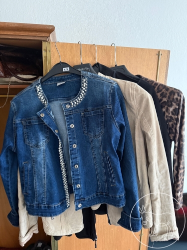 Bild 352 - Jacken Konvolut