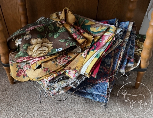 Bild 384 - Stoffreste