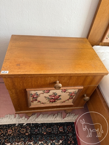 Bild 451 - 2 rustikale Nachtkästchen