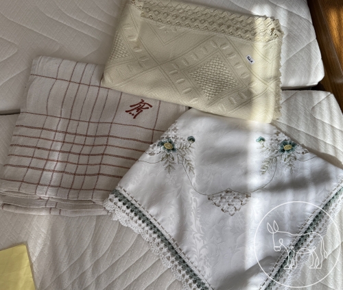 Bild 521 - 3 Tischdecken