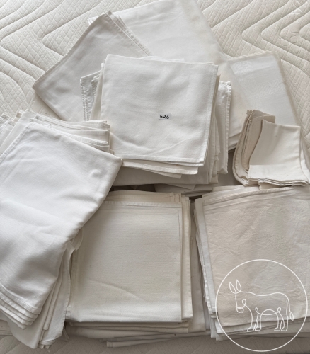 Bild 526 - Textilien Konvolut