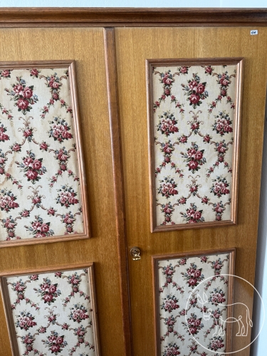 548 - Kasten mit Stoffeinlage