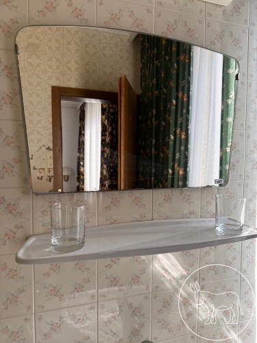 Bild 555 - Spiegel mit Keramik-Ablage