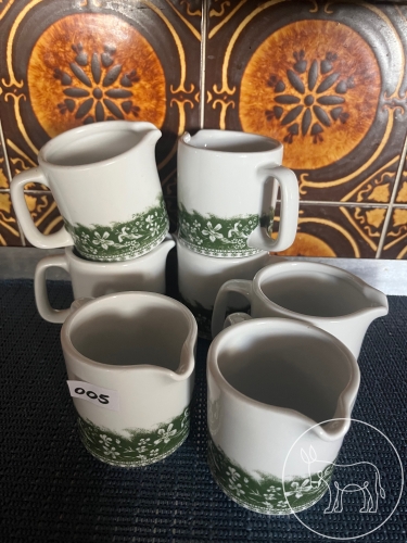 Bild 005 - Milchkannen