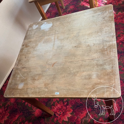 Bild 116 - Holztisch