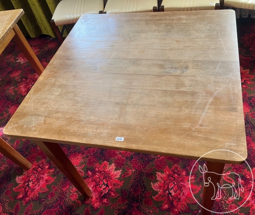 Bild 117 - Holztisch