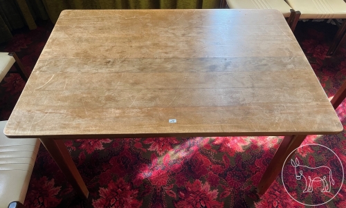 Bild 118 - Holztisch