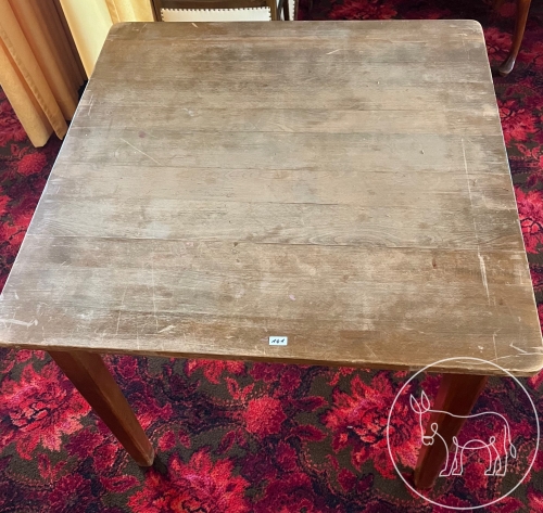 Bild 141 - Holztisch