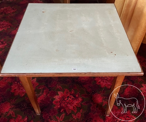 Bild 142 - Holztisch