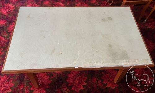 Bild 145 - Holztisch