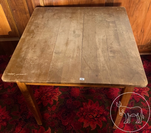 Bild 146 - Holztisch