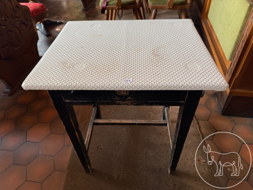 Bild 197 - Holztisch