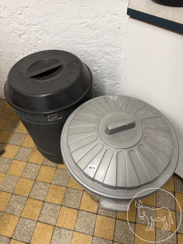 Bild 204 - Tonnen - Konvolut