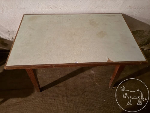 Bild 351 - Holztisch