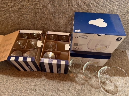 Bild 391 - Wassergläser auf Füß