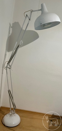 049 - Stehlampe