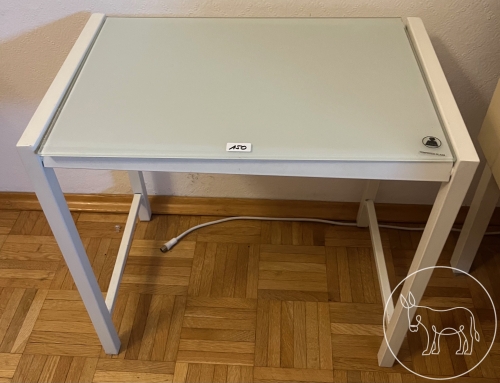 Bild 150 - kleiner Beistelltisch