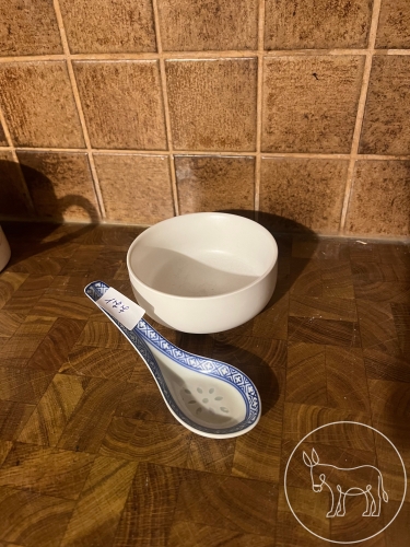 Bild 177 - Schüssel mit Löffel