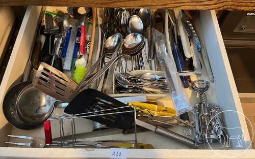 Bild 230 - Besteck & Küchenzubehör