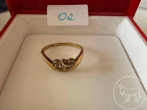 02 - Goldring mit kleinem Brillanten