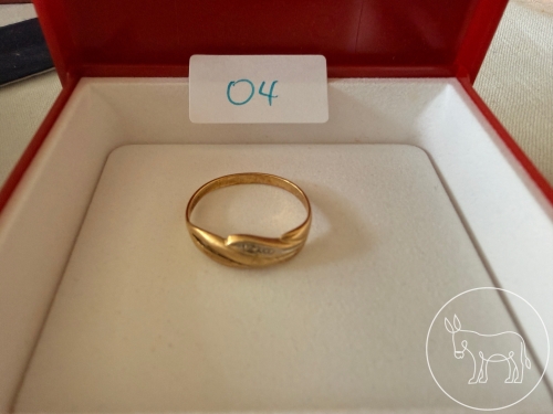 04 - Goldring mit Brillantsplitter