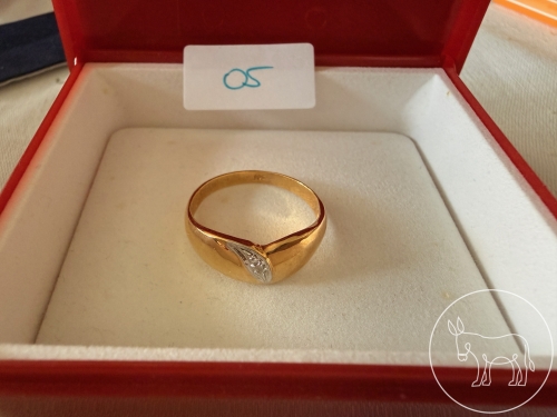 05 - Goldring mit Brillantsplitter