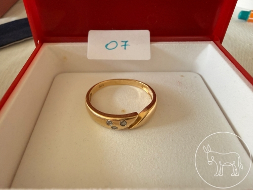 07 - Goldring mit 3 Brillanten