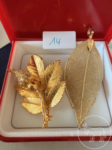 14 - 2 vergoldete Schmuckstücke