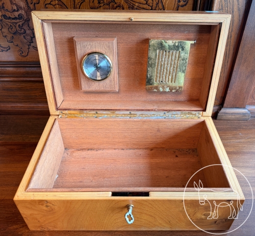 152 - Humidor