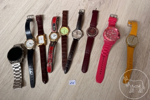 345 - 9 Armbanduhren