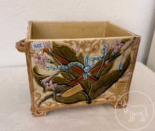 355 - Jugendstil Majolika Übertopf