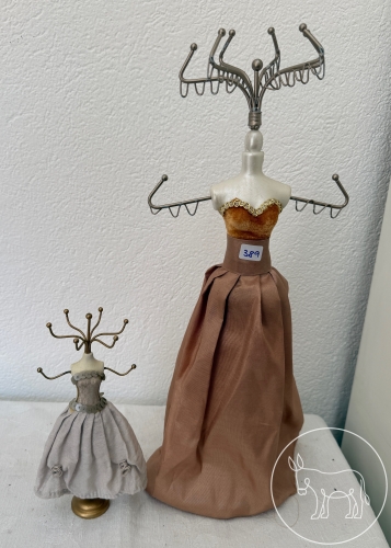 Bild 389 - 2 Schmuckständer
