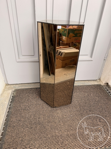 Bild 507 - Beistelltisch, Spiegelpodest