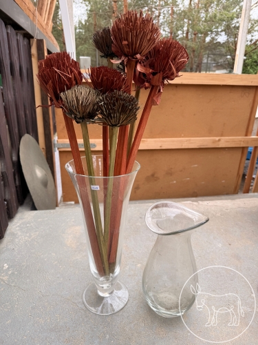 Bild 513 - 2 Glasvasen mit Kunstblumen