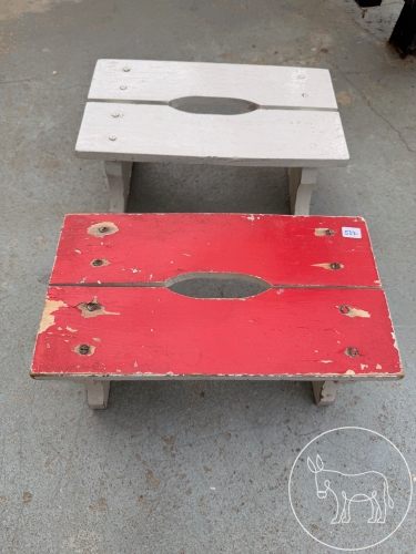 Bild 537 - 2 kleine Schemel
