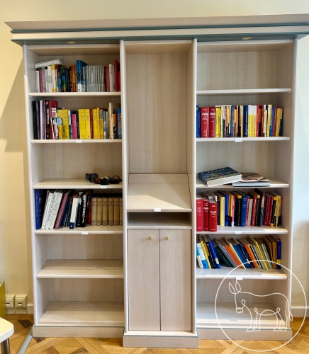 026- Bücherregal