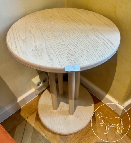 Bild 035- Beistelltisch