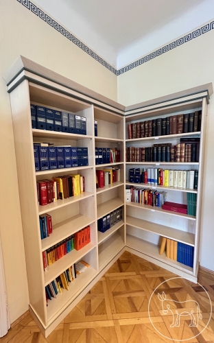 Bild 056- Bücherregal