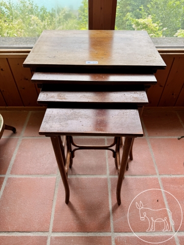 114 - 4 Thonet Satztische